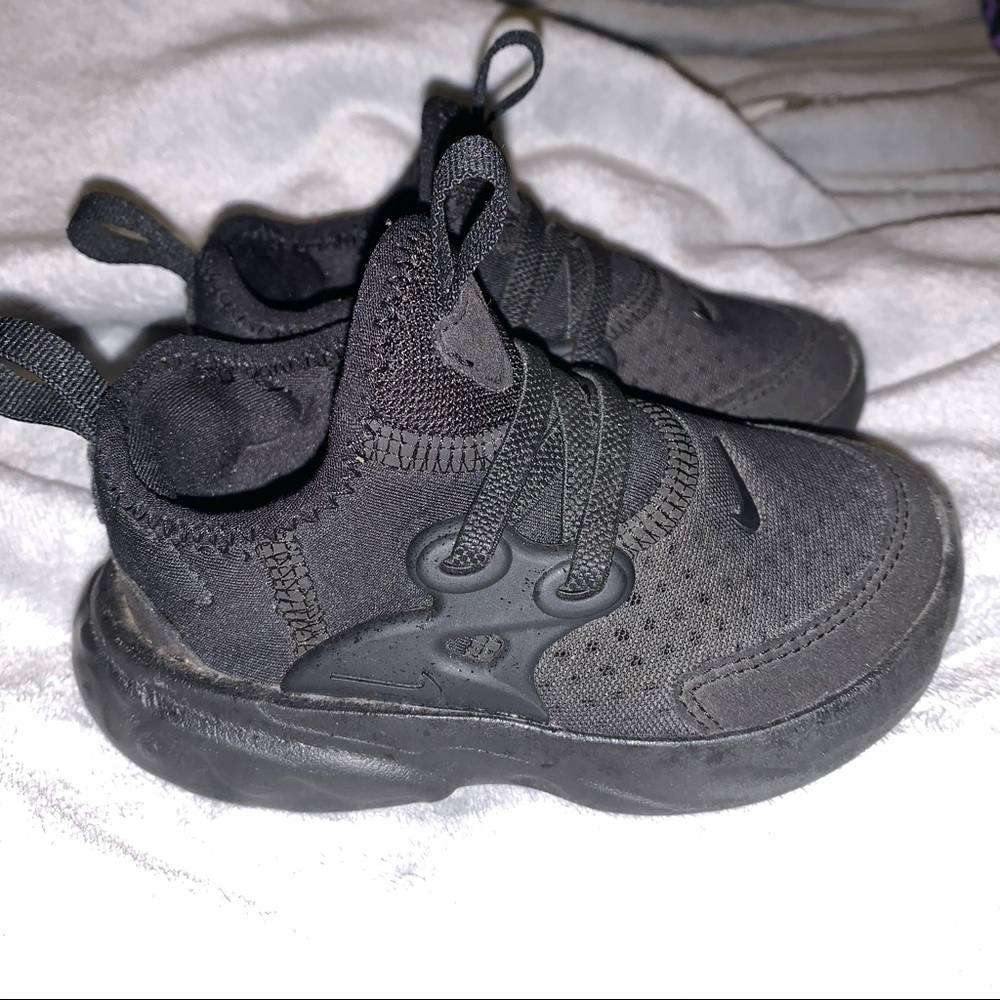 Toddler NIKE PRESTO size 7